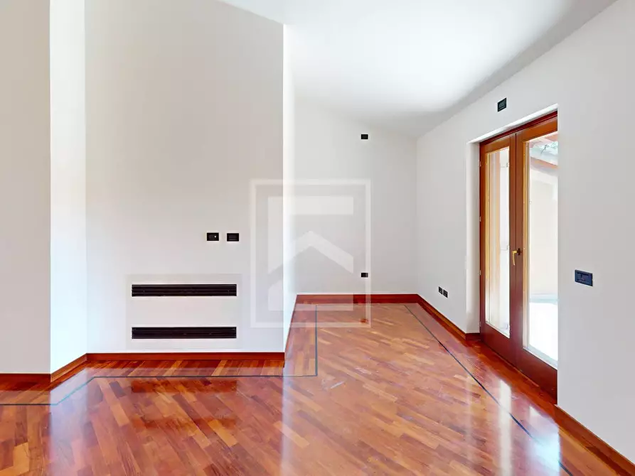 Immagine 23 di Attico in vendita  in Località Brodazzo 1 a Desenzano Del Garda