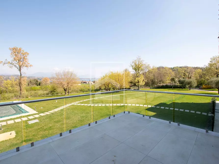 Immagine 29 di Attico in vendita  in Località Brodazzo 1 a Desenzano Del Garda