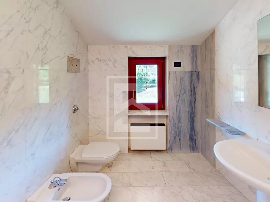 Immagine 35 di Attico in vendita  in Località Brodazzo 1 a Desenzano Del Garda