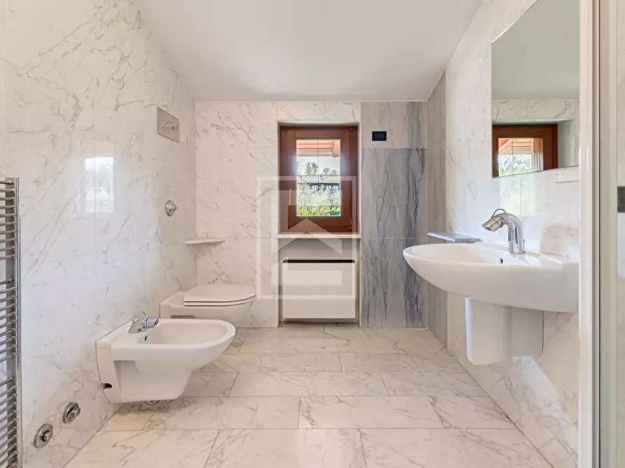 Immagine 40 di Attico in vendita  in Località Brodazzo 1 a Desenzano Del Garda