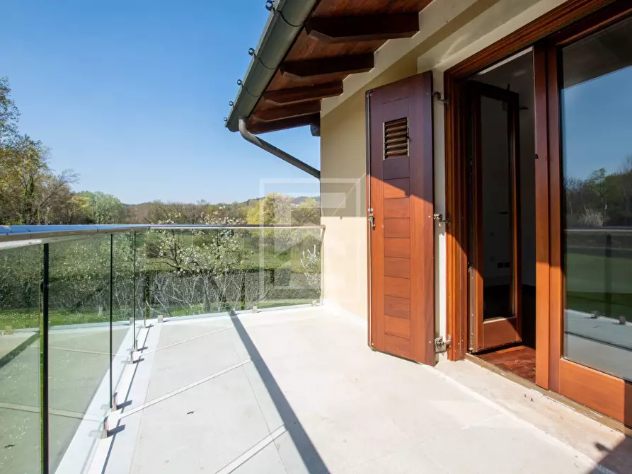 Immagine 31 di Attico in vendita  in Località Brodazzo 1 a Desenzano Del Garda