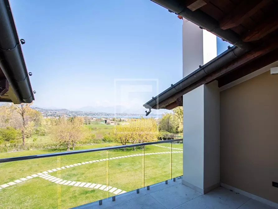 Immagine 32 di Attico in vendita  in Località Brodazzo 1 a Desenzano Del Garda