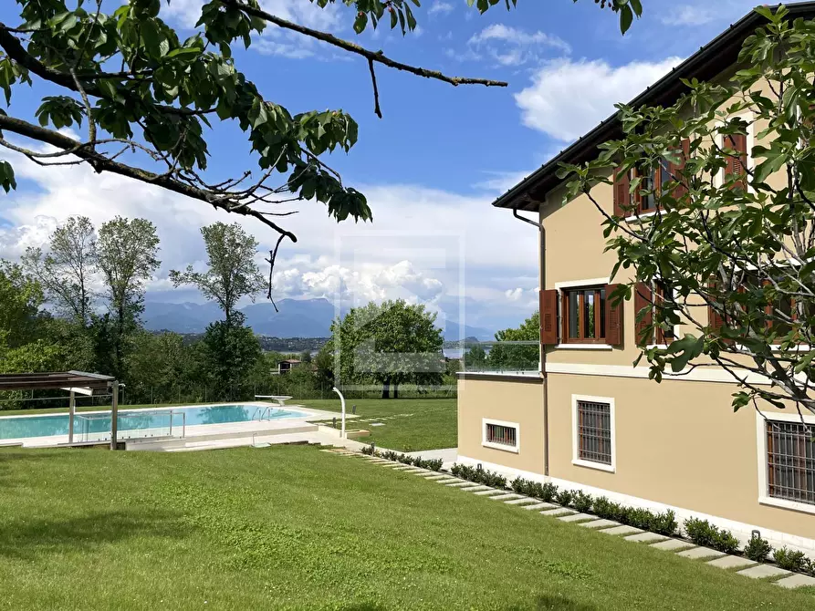 Immagine 48 di Attico in vendita  in Località Brodazzo 1 a Desenzano Del Garda