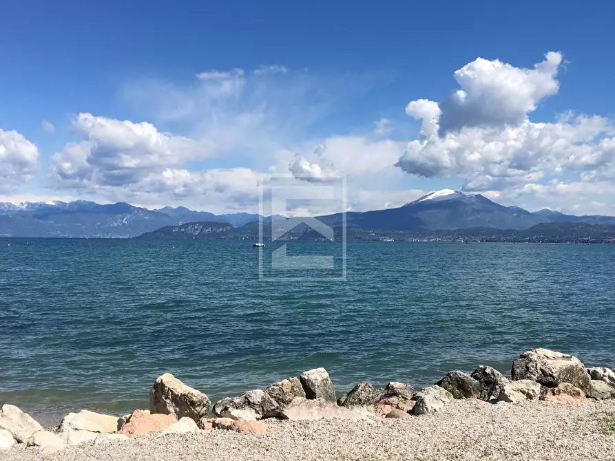 Immagine 7 di Casa semindipendente in vendita  in Via delle Mimose 3 a Desenzano Del Garda