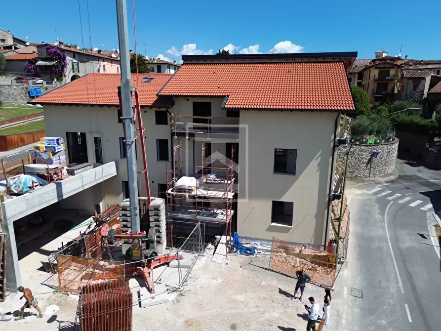 Immagine 2 di Appartamento in vendita  in vai iv novembre a Polpenazze Del Garda