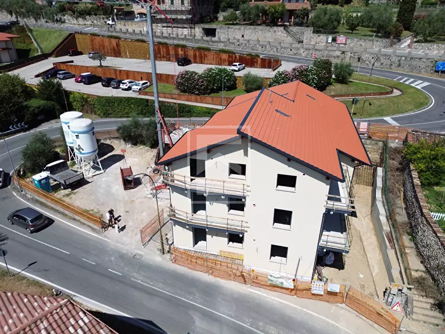 Immagine 3 di Appartamento in vendita  in vai iv novembre a Polpenazze Del Garda