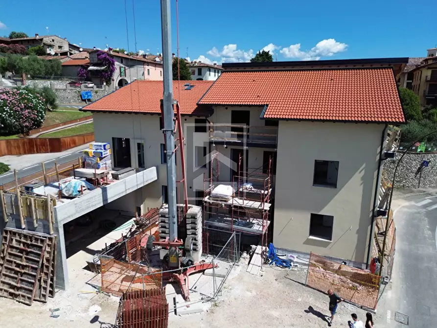 Immagine 5 di Appartamento in vendita  in vai iv novembre a Polpenazze Del Garda
