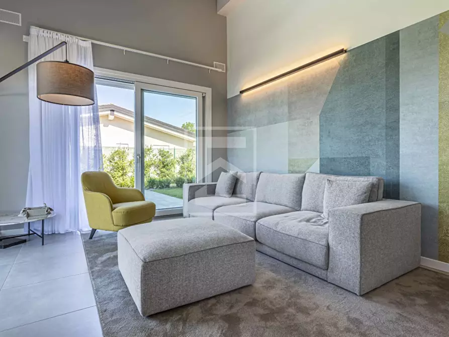 Immagine 9 di Villa in vendita  in Via Monte Baldo a Desenzano Del Garda