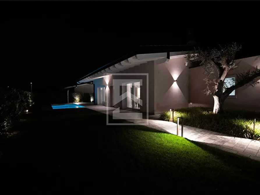 Immagine 8 di Villa in vendita  in Via Monte Baldo a Desenzano Del Garda