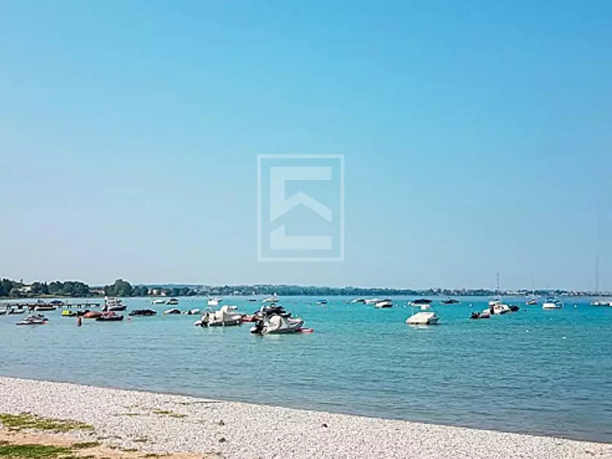 Immagine 5 di Appartamento in vendita  in Via Puccini a Castelnuovo Del Garda
