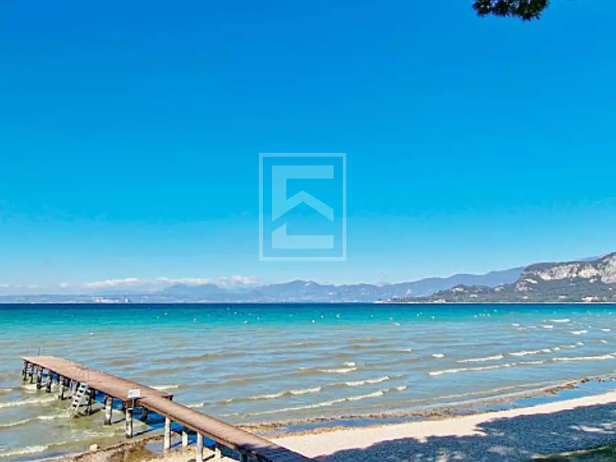 Immagine 9 di Appartamento in vendita  in Via Puccini a Castelnuovo Del Garda