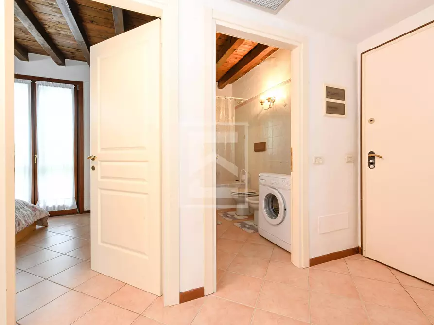 Immagine 15 di Appartamento in vendita  in Località Sermana 1 a Peschiera Del Garda