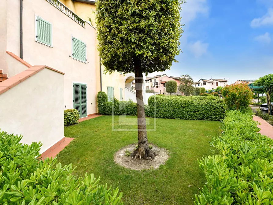 Immagine 19 di Appartamento in vendita  in Località Sermana 1 a Peschiera Del Garda