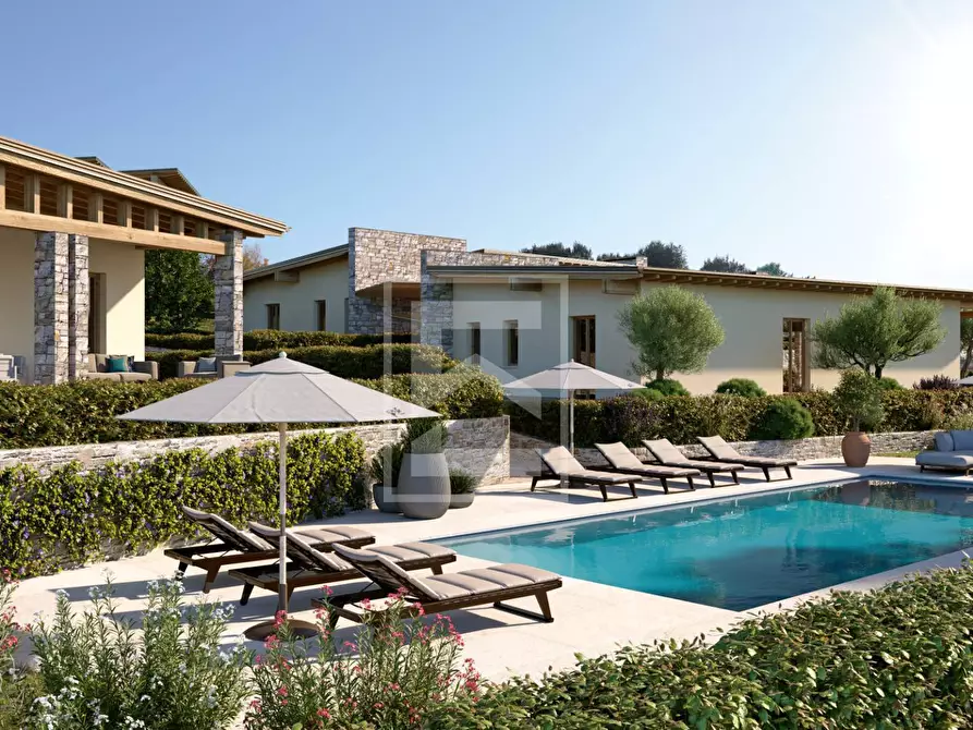 Immagine 1 di Villa in vendita  in Via Lazise a Lazise