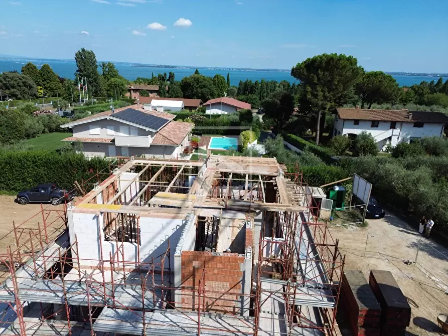Immagine 3 di Villa in vendita  in via madonna a Moniga Del Garda