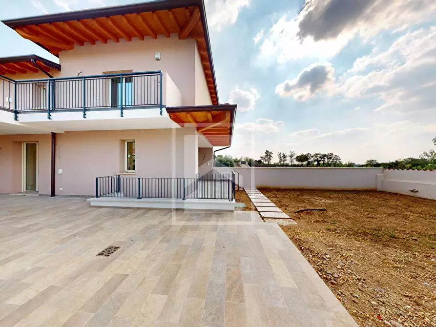 Immagine 1 di Villa in vendita  in Broli a Calcinato