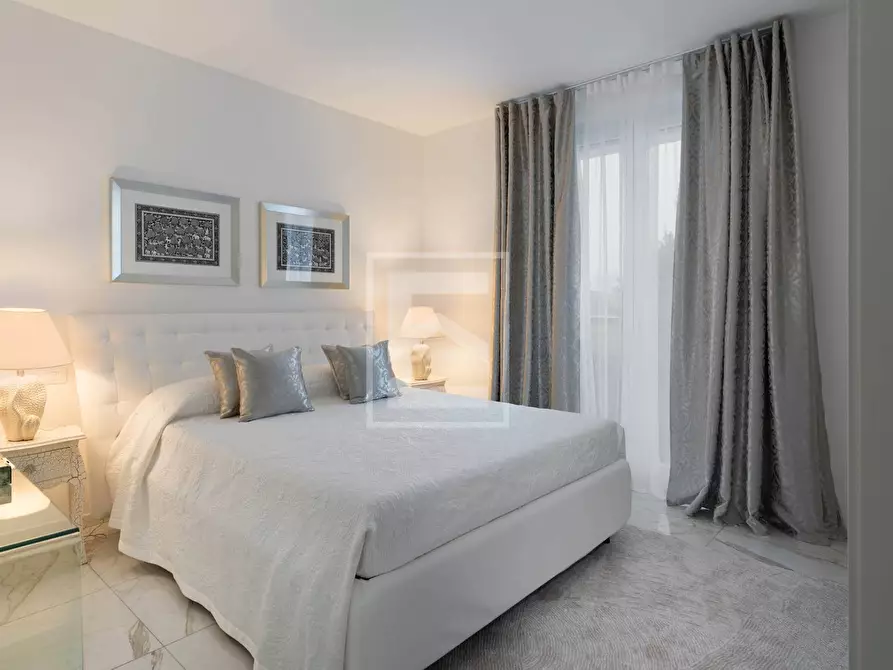 Immagine 17 di Villa in vendita  in Via Vo' a Desenzano Del Garda