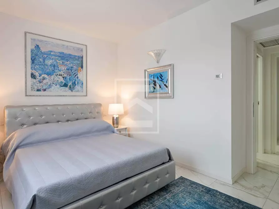 Immagine 22 di Villa in vendita  in Via Vo' a Desenzano Del Garda