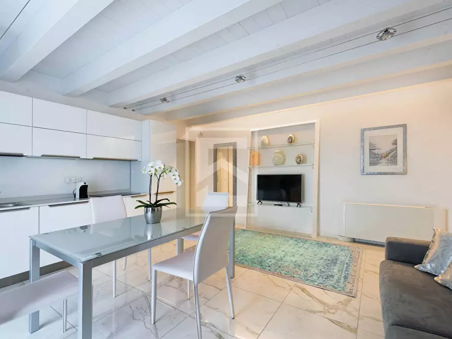 Immagine 32 di Villa in vendita  in Via Vo' a Desenzano Del Garda