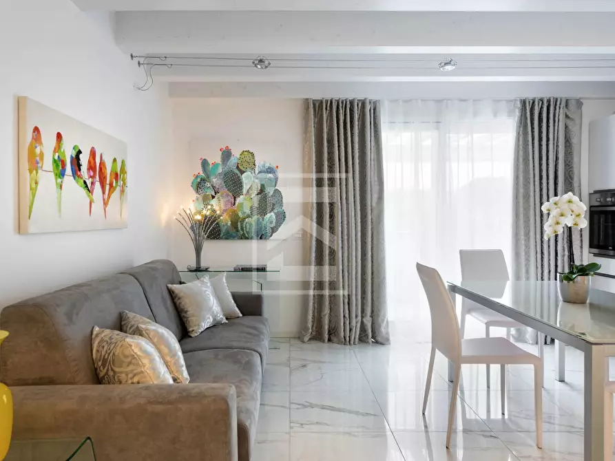 Immagine 33 di Villa in vendita  in Via Vo' a Desenzano Del Garda