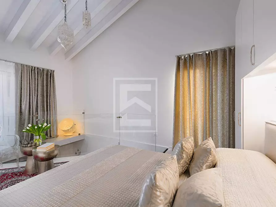 Immagine 34 di Villa in vendita  in Via Vo' a Desenzano Del Garda