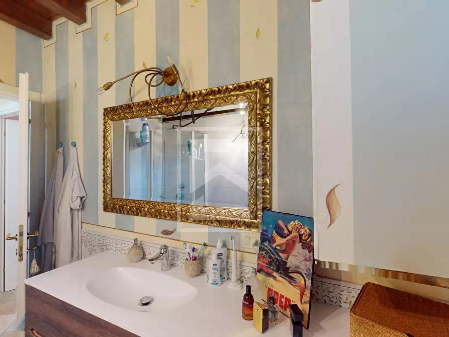 Immagine 29 di Appartamento in vendita  in Località Sermana 1 a Peschiera Del Garda