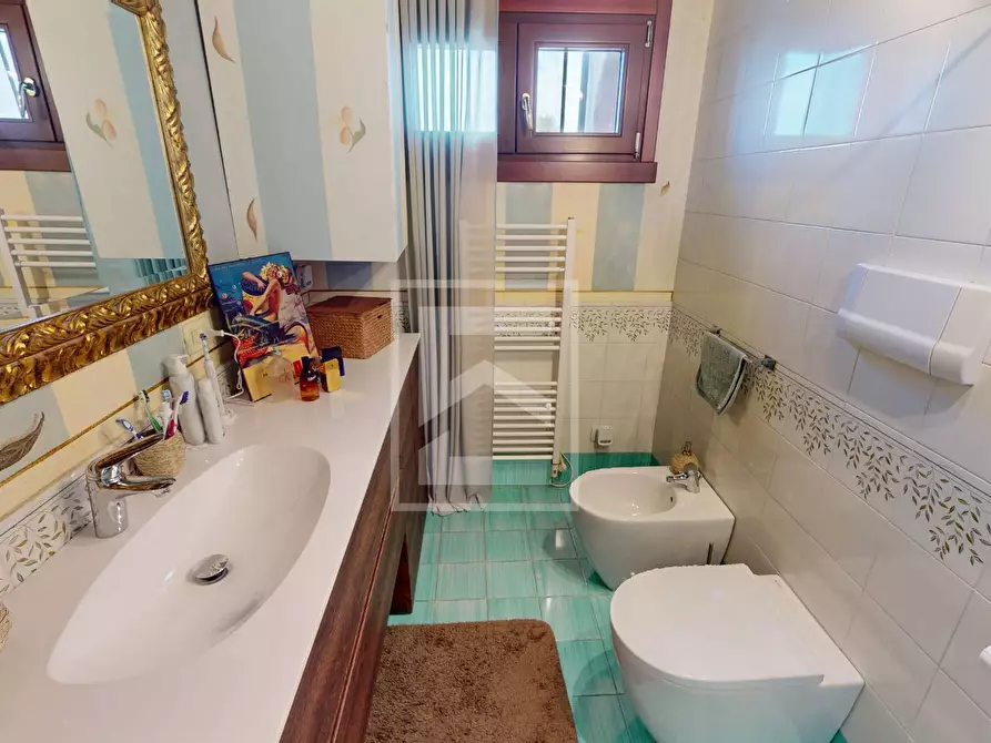 Immagine 30 di Appartamento in vendita  in Località Sermana 1 a Peschiera Del Garda