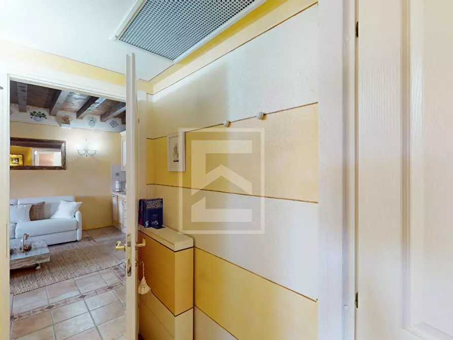 Immagine 26 di Appartamento in vendita  in Località Sermana 1 a Peschiera Del Garda