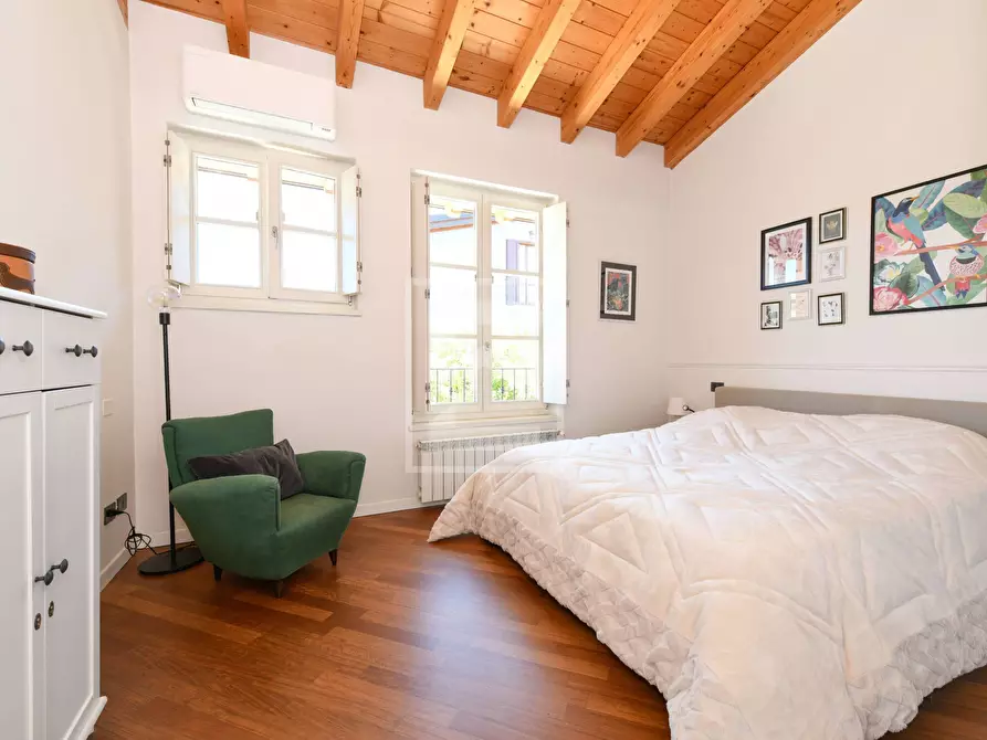 Immagine 18 di Appartamento in vendita  in via dietro castello a San Felice Del Benaco