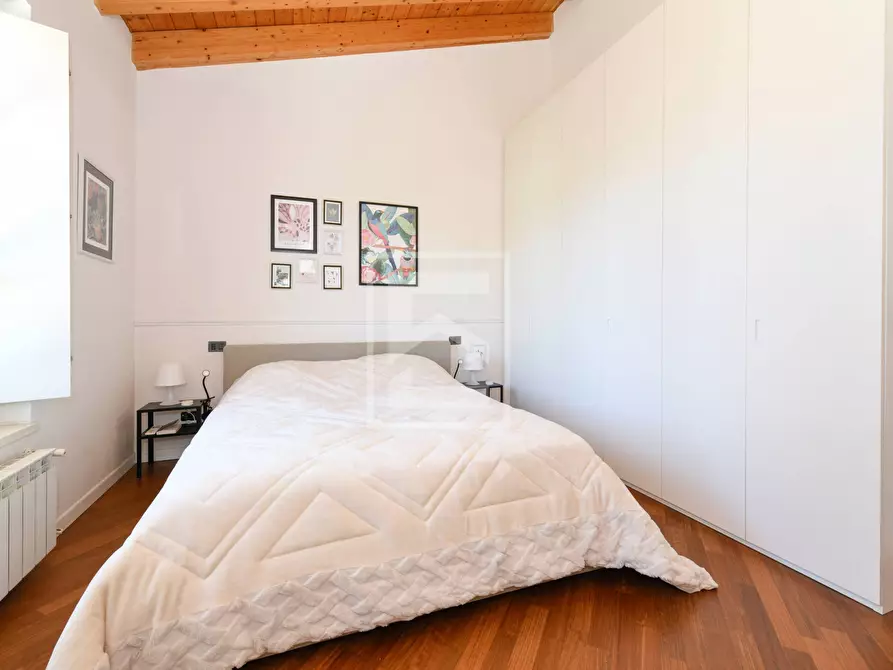 Immagine 19 di Appartamento in vendita  in via dietro castello a San Felice Del Benaco