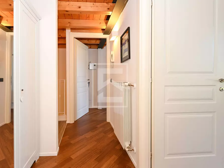 Immagine 26 di Appartamento in vendita  in via dietro castello a San Felice Del Benaco