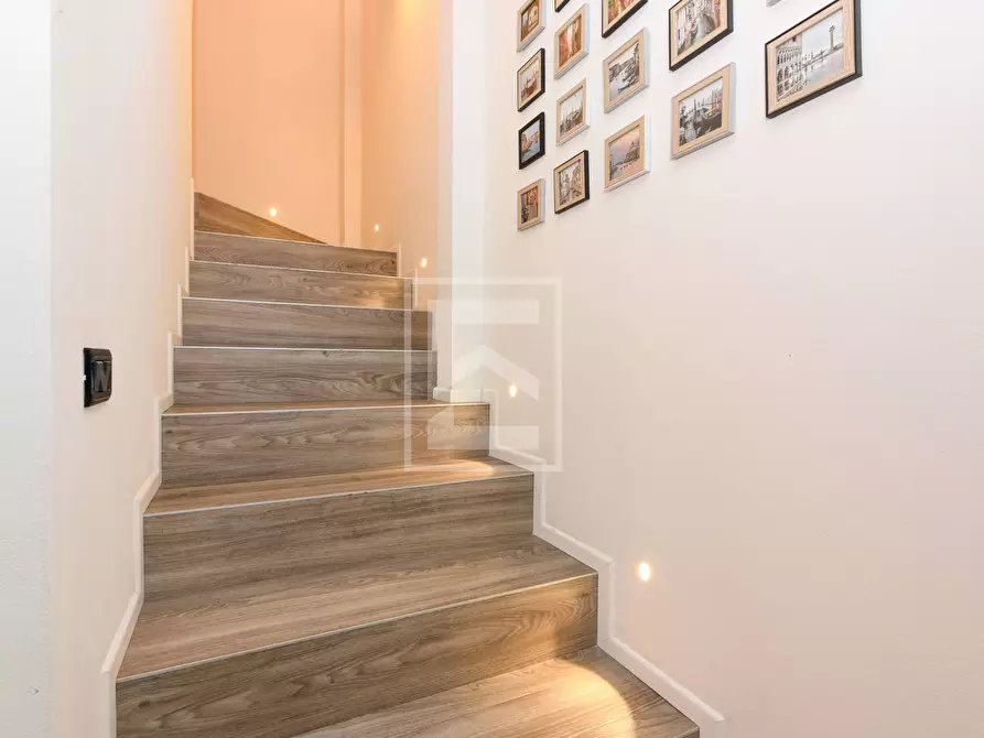 Immagine 16 di Appartamento in vendita  in via dietro castello a San Felice Del Benaco