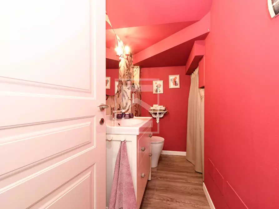 Immagine 11 di Appartamento in vendita  in via dietro castello a San Felice Del Benaco