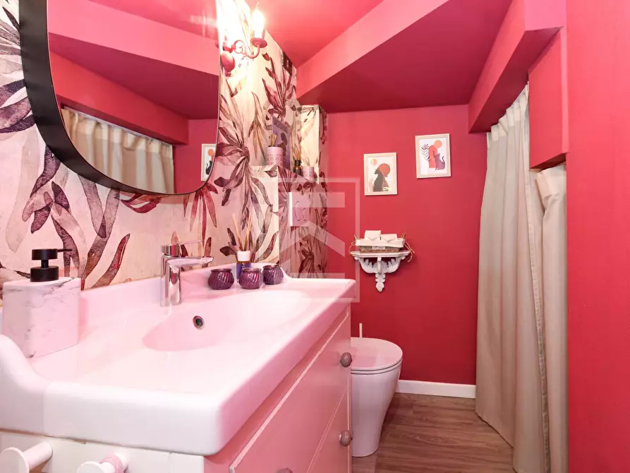 Immagine 12 di Appartamento in vendita  in via dietro castello a San Felice Del Benaco