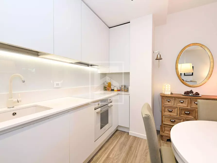 Immagine 5 di Appartamento in vendita  in via dietro castello a San Felice Del Benaco