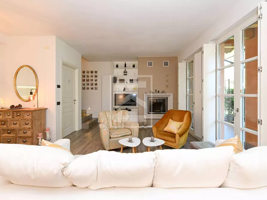 Immagine 8 di Appartamento in vendita  in via dietro castello a San Felice Del Benaco