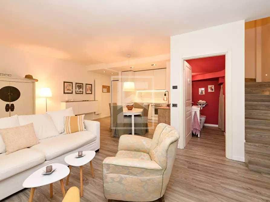 Immagine 10 di Appartamento in vendita  in via dietro castello a San Felice Del Benaco