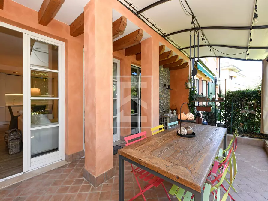 Immagine 13 di Appartamento in vendita  in via dietro castello a San Felice Del Benaco