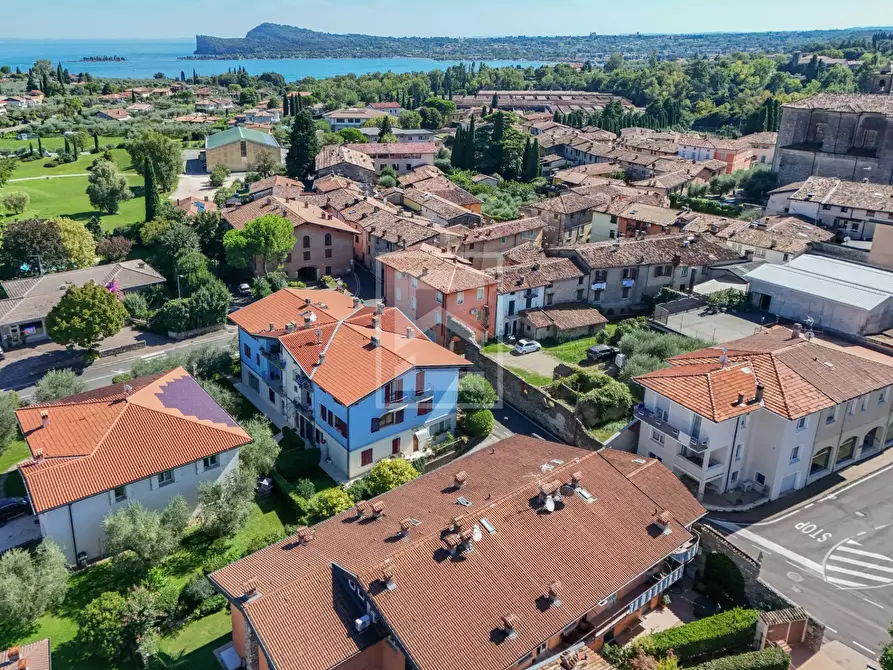 Immagine 42 di Appartamento in vendita  in via dietro castello a San Felice Del Benaco