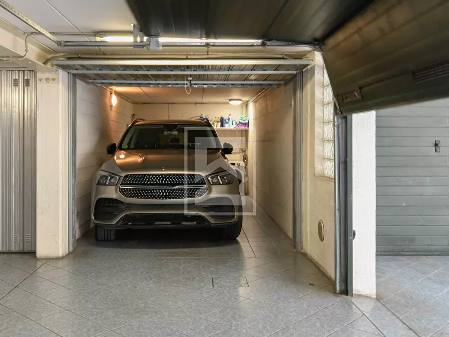 Immagine 37 di Appartamento in vendita  in via dietro castello a San Felice Del Benaco