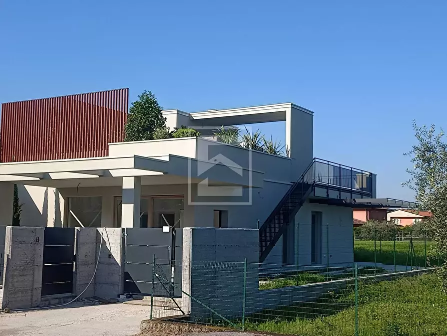 Immagine 7 di Casa semindipendente in vendita  in via Ungaretti sn a Puegnago Sul Garda