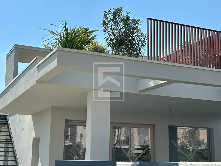 Immagine 5 di Casa semindipendente in vendita  in via Ungaretti sn a Puegnago Sul Garda