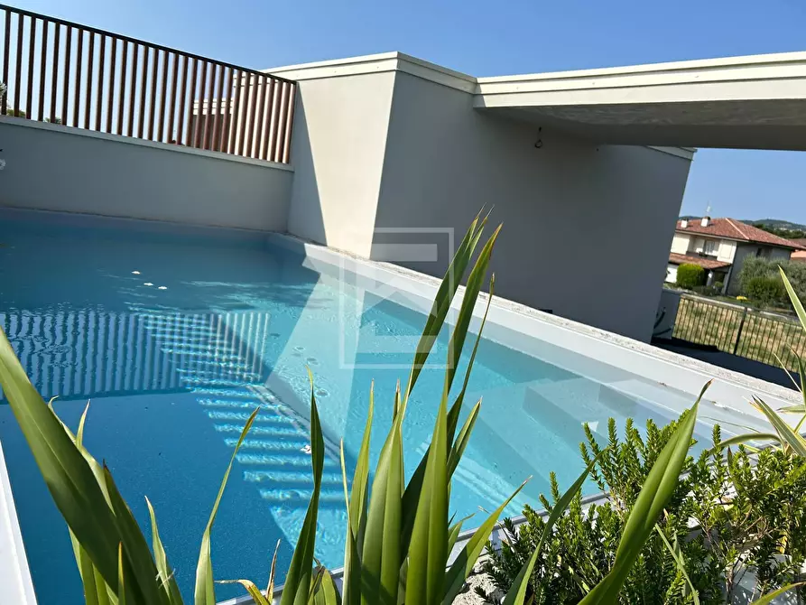 Immagine 3 di Casa semindipendente in vendita  in via Ungaretti sn a Puegnago Sul Garda