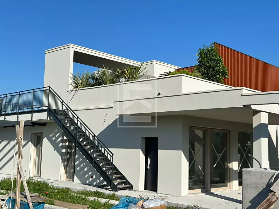 Immagine 6 di Casa semindipendente in vendita  in via Ungaretti sn a Puegnago Sul Garda