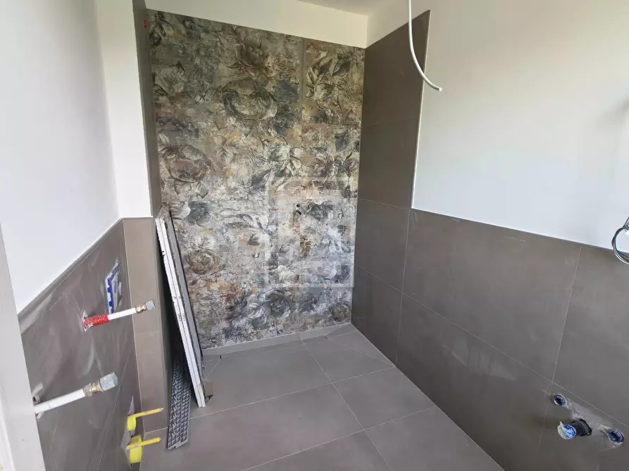 Immagine 23 di Casa semindipendente in vendita  in via Ungaretti sn a Puegnago Sul Garda