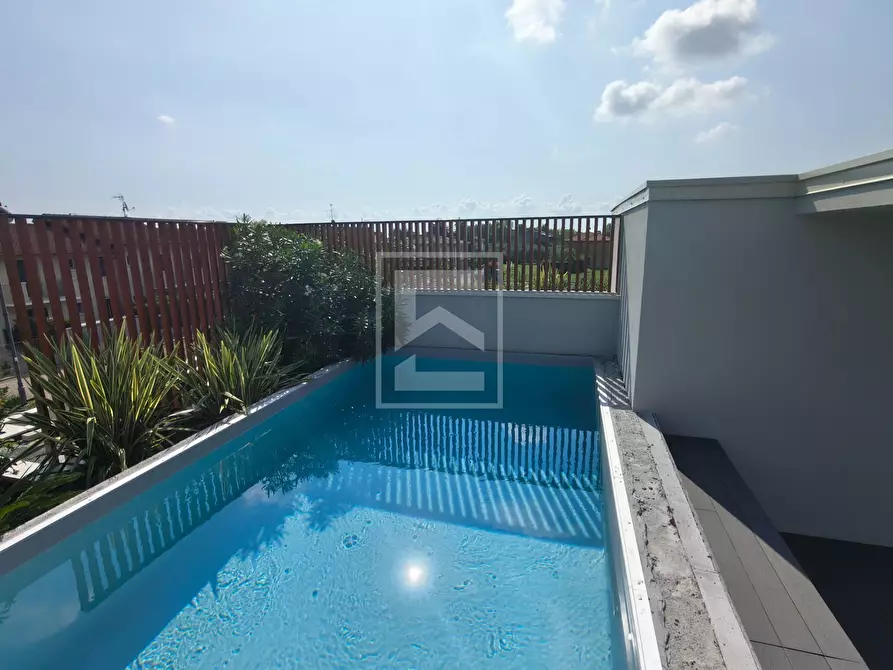 Immagine 37 di Casa semindipendente in vendita  in via Ungaretti sn a Puegnago Sul Garda