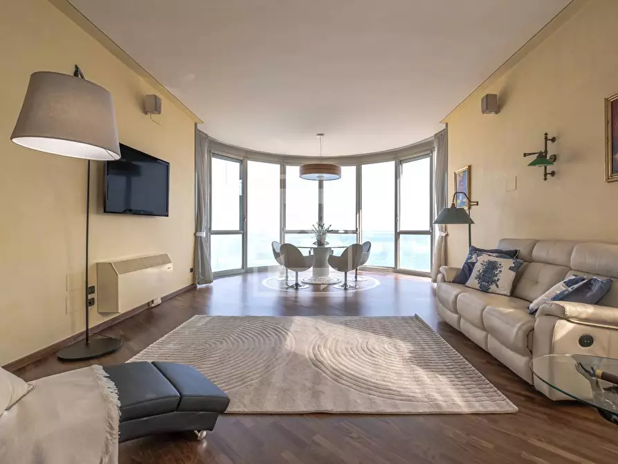 Immagine 25 di Villa in vendita  in Via Tommaso dal Molin 45 a Desenzano Del Garda