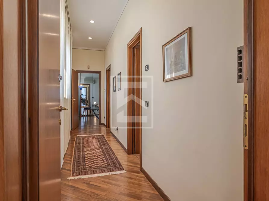 Immagine 28 di Villa in vendita  in Via Tommaso dal Molin 45 a Desenzano Del Garda