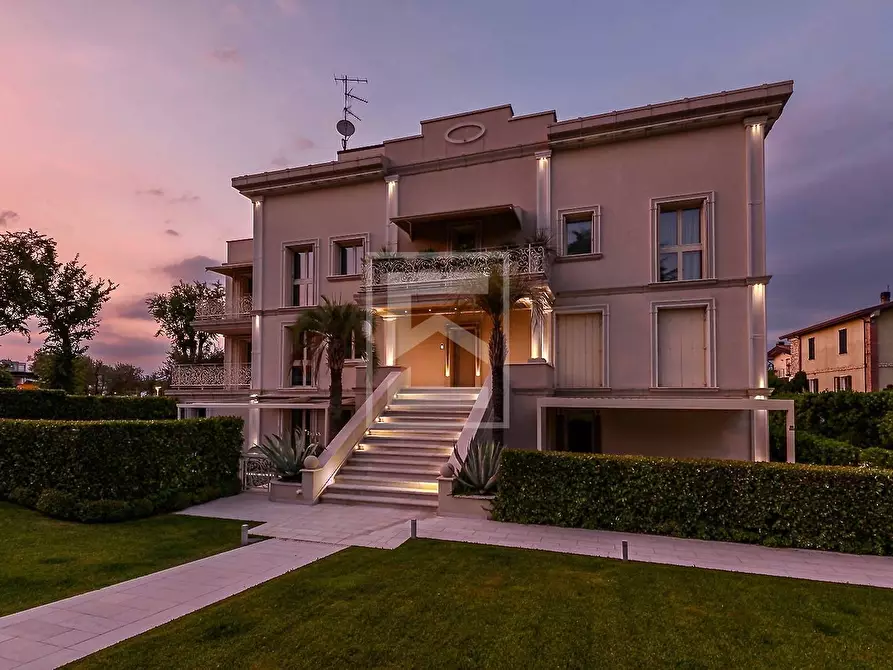 Immagine 29 di Villa in vendita  in Via Tommaso dal Molin 45 a Desenzano Del Garda