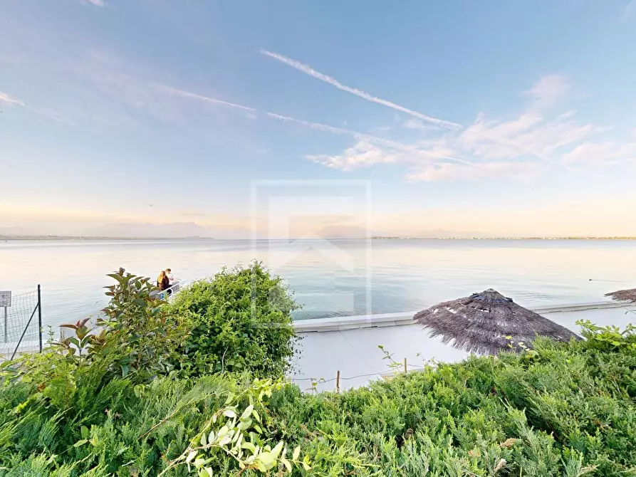 Immagine 20 di Villa in vendita  in Via Tommaso dal Molin 45 a Desenzano Del Garda